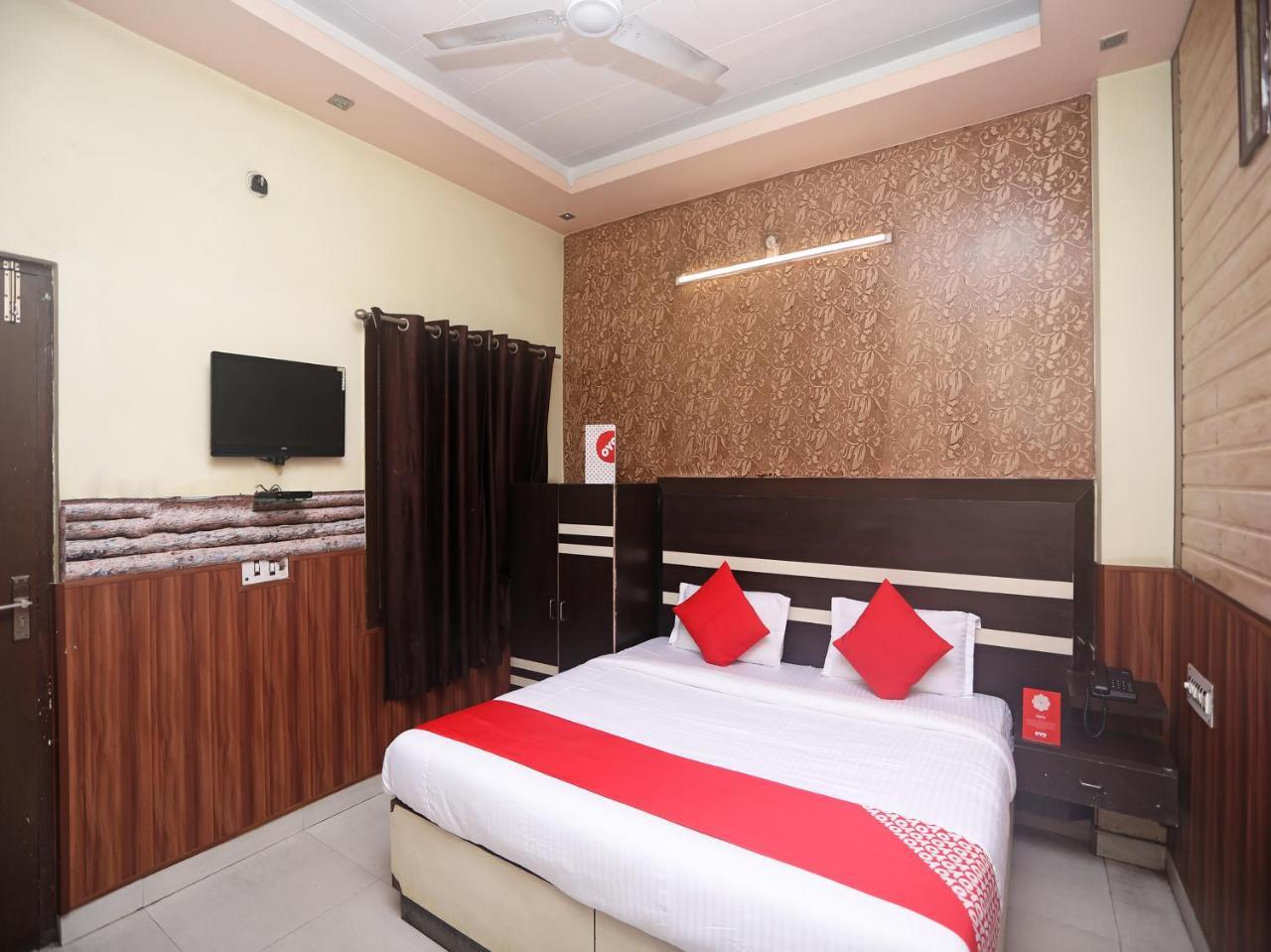 Vaccinated Staff- Oyo 18541 Hotel Haridev Roorkee Eksteriør billede